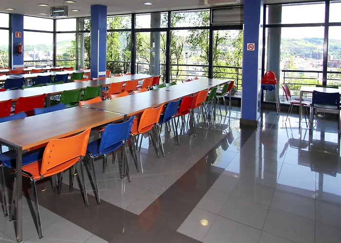 Hostal Bilbao Hostel *