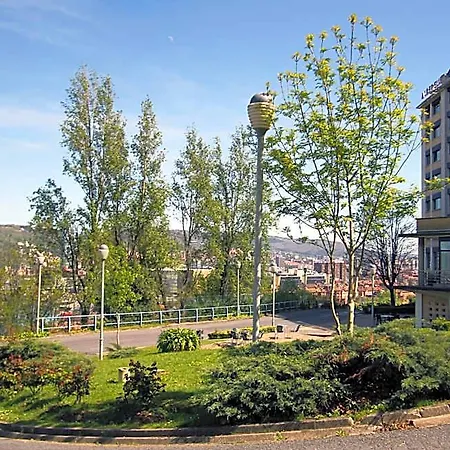Bilbao Hostel Хостел