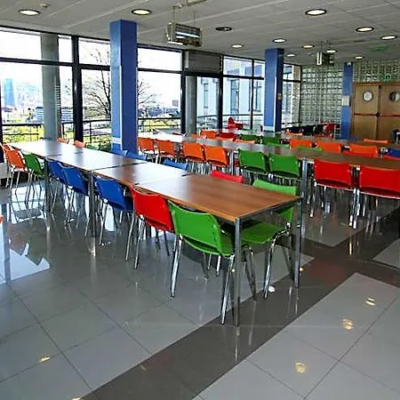 Bilbao Hostel Хостел *