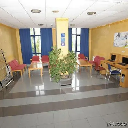 Bilbao Hostel Хостел *